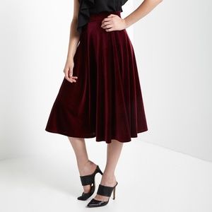 ❗️SOLD❗Burgundy High-Waist Velvet Flare Midi Skirt